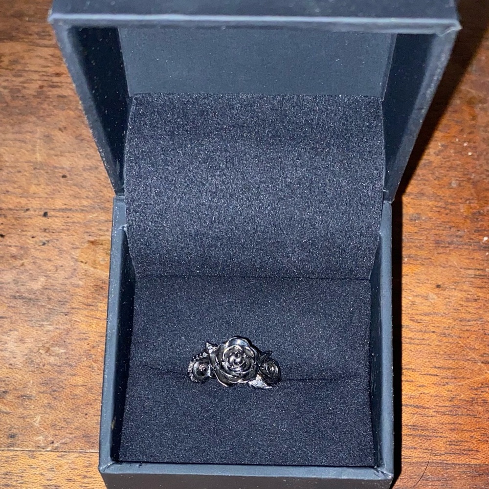 Kay Jewelers Black Rose Ring - Picture 4 of 11
